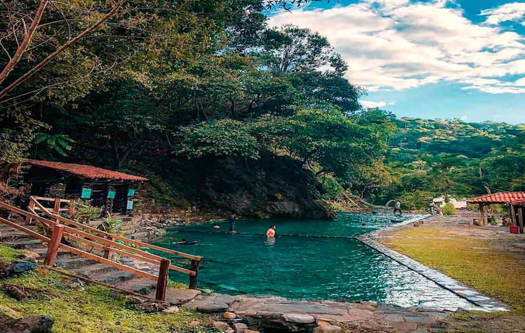 0001-0001 - Amazonas y Baños