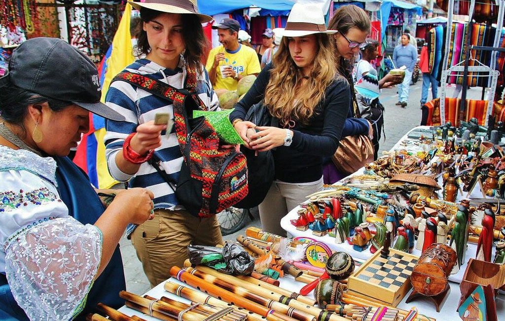 Mercado de Otavalo + Cuicocha